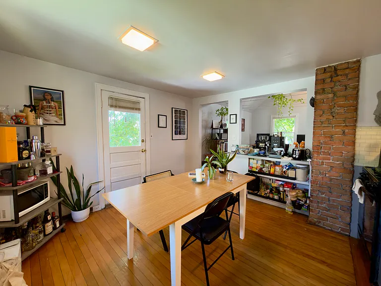 109R Beacon St #2A — Photo 4