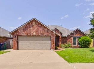 11726 SW 17th St, Yukon, OK 73099
