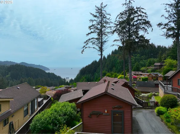 19921 Whaleshead Rd #U9, Brookings, OR 97415