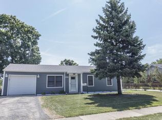 803 Parkside Cir, Streamwood, IL