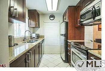 3rd image of 18411 Hatteras St Unit 116