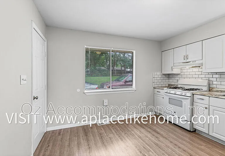 3607 W 47th St — Photo 7