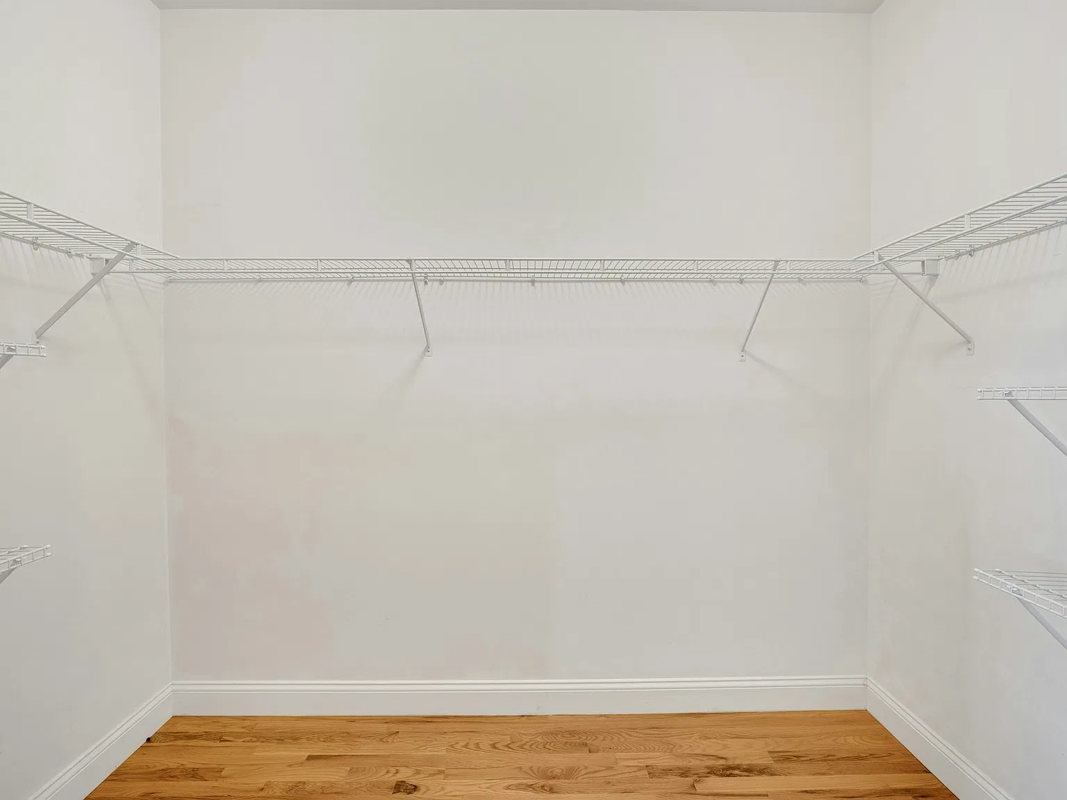 2 bed, 2.5 bath, 1770 sqft, $3,700 — Photo 4
