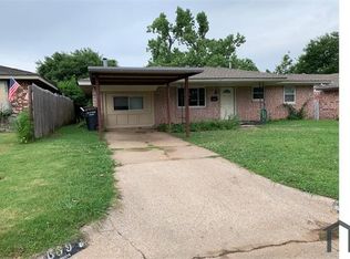 669 NW 16th St, Moore, OK 73160