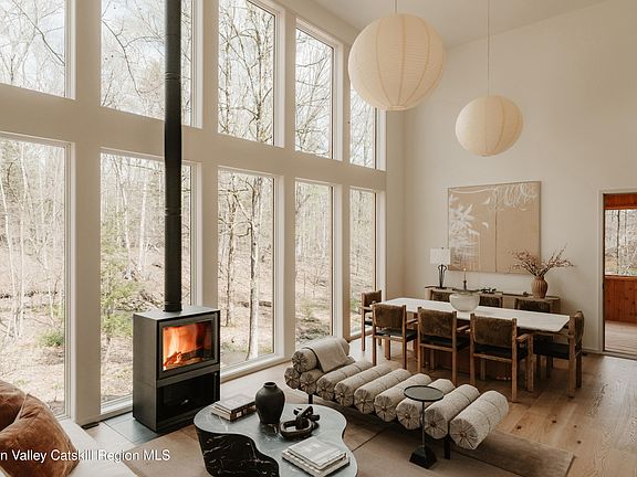 5th image of 332 Mohonk Road