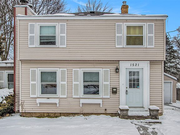 2nd image of 1521 Cambridge Dr