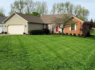 1400 N Shallow Lake Cir, Hopkinsville, KY 42240
