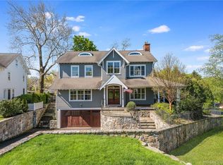 5 Finney Knoll Ln, Riverside, CT 06878