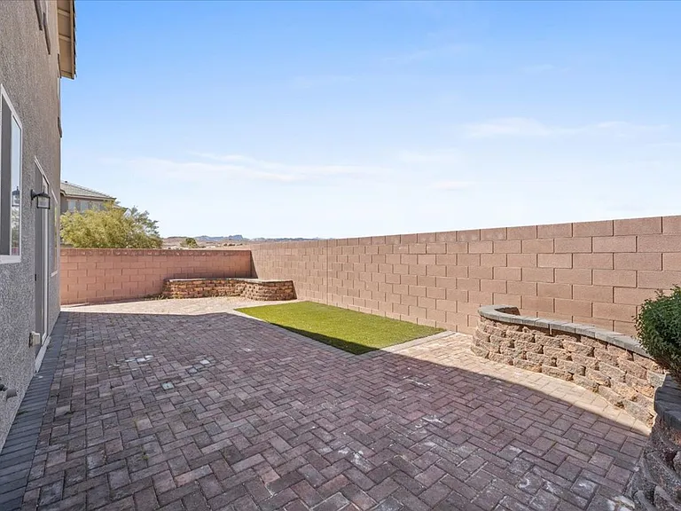 8524 Blazing Desert Ave — Photo 34