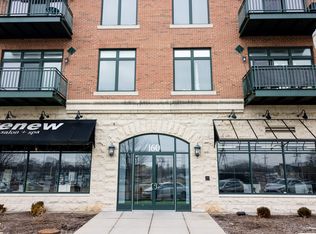 160 S River St, Aurora, IL