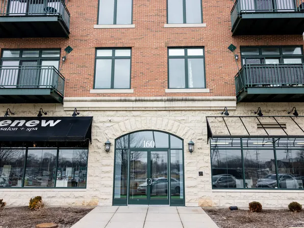 160 S River St, Aurora, IL 60506