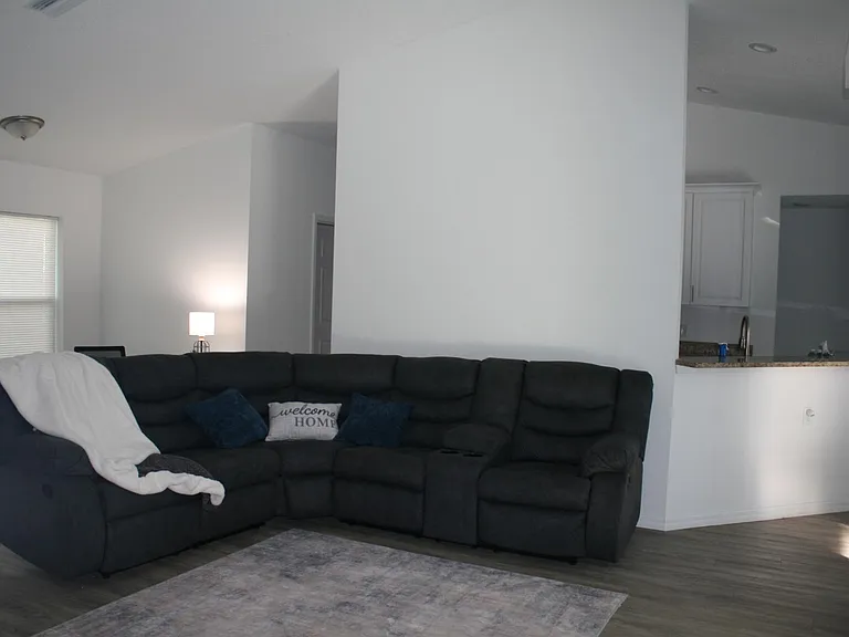 4202 E Garden St — Photo 16