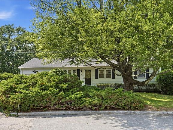 2nd image of 251 Madeleine Ave