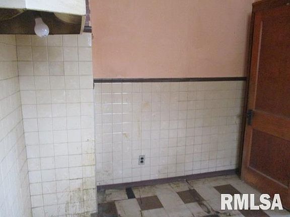 5th image of 760 W South St
