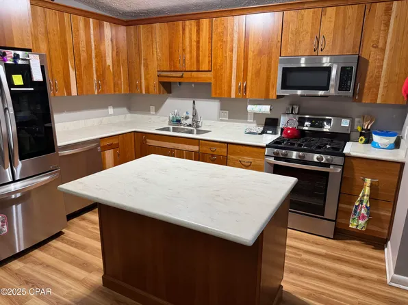 2105 W Norwood Dr, Panama City, FL 32405