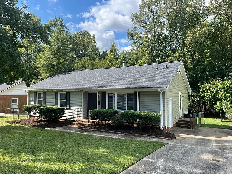 6814 Barrington Dr — Photo 2