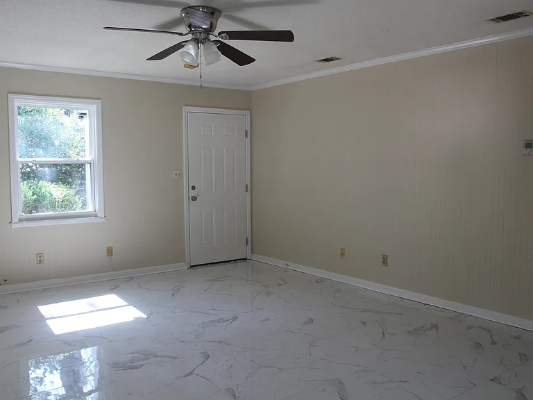 2510 Beachview Dr — Photo 3
