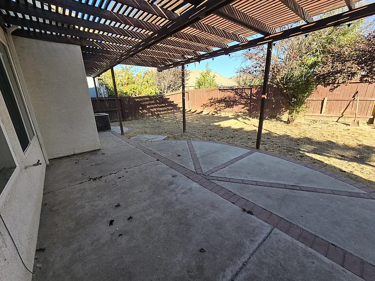 514 Rodeo Grounds Way — Photo 32