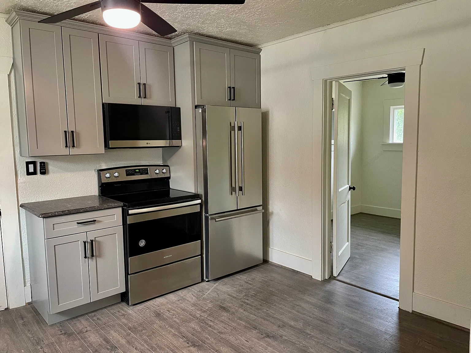 401 Mckinley Avenue — Photo 2