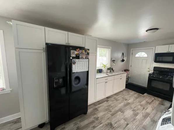 148 S Plum Grove Rd, Palatine, IL 60067