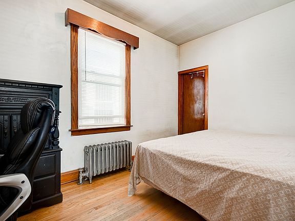3rd image of 8744 S Marquette Ave