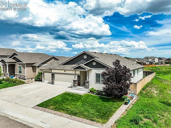 3rd image of 6851 Mandan Dr