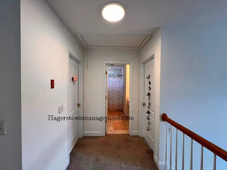 11507 Rolling Green Ct — Photo 32