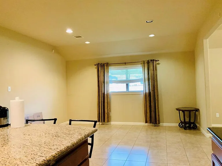 110 Tuna St — Photo 3