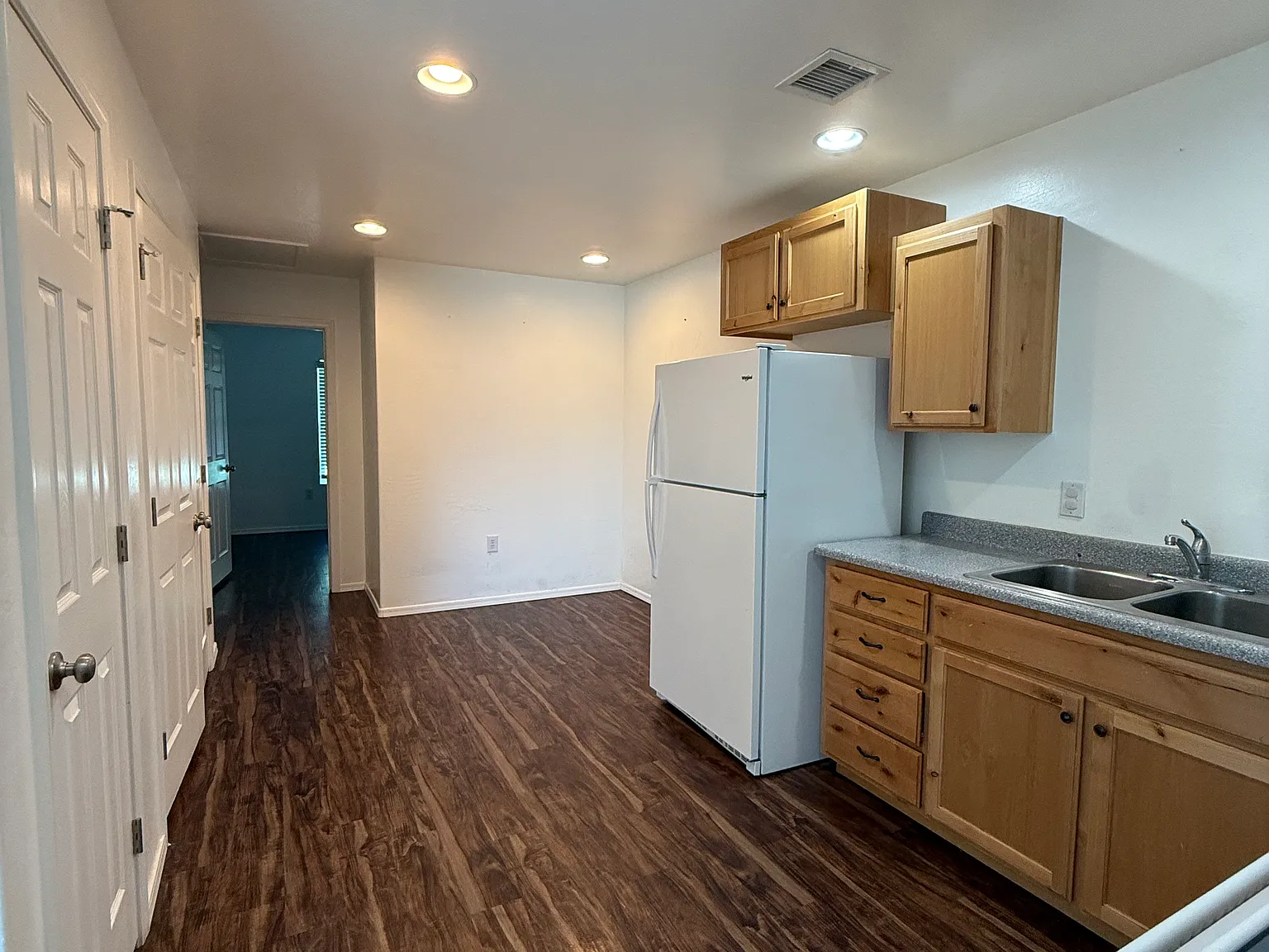 2 bed, 785 sqft, $1,350 — Photo 4