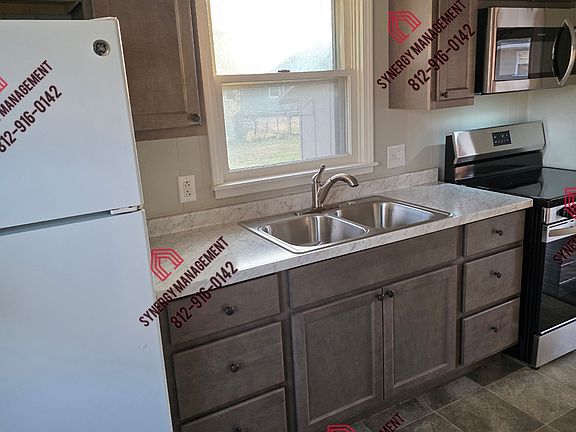 5th image of 2045 Covert Ave Unit B