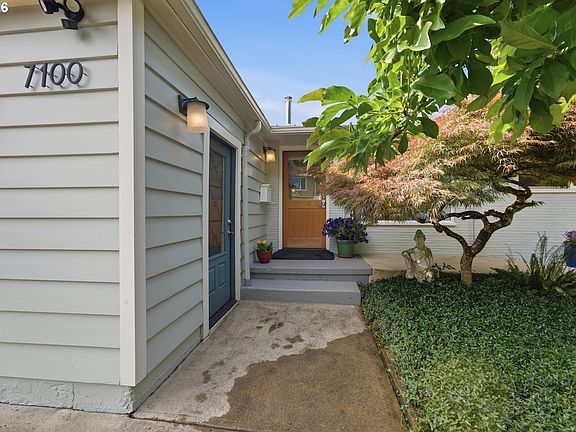 3rd image of 7100 SE Harrison Ct
