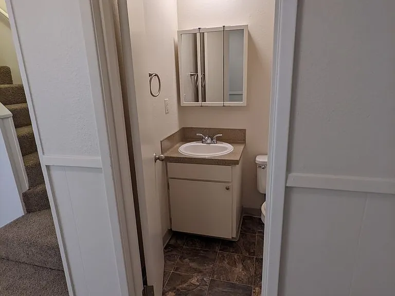 Royal Crest Townhomes — Photo 41