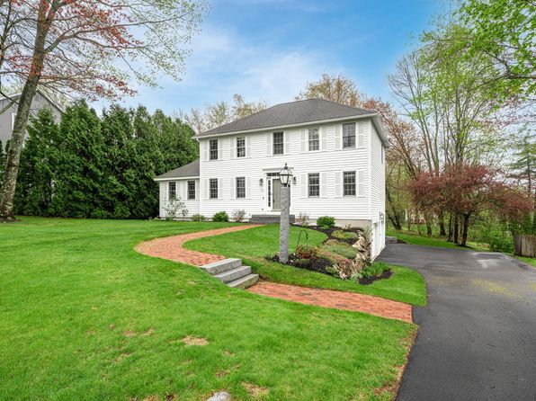 15 Springwood Drive, Hooksett, NH 03106