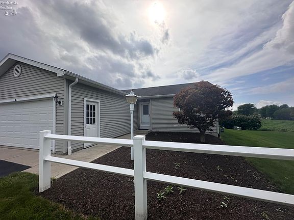 3rd image of 520 Autumnwood Dr #A