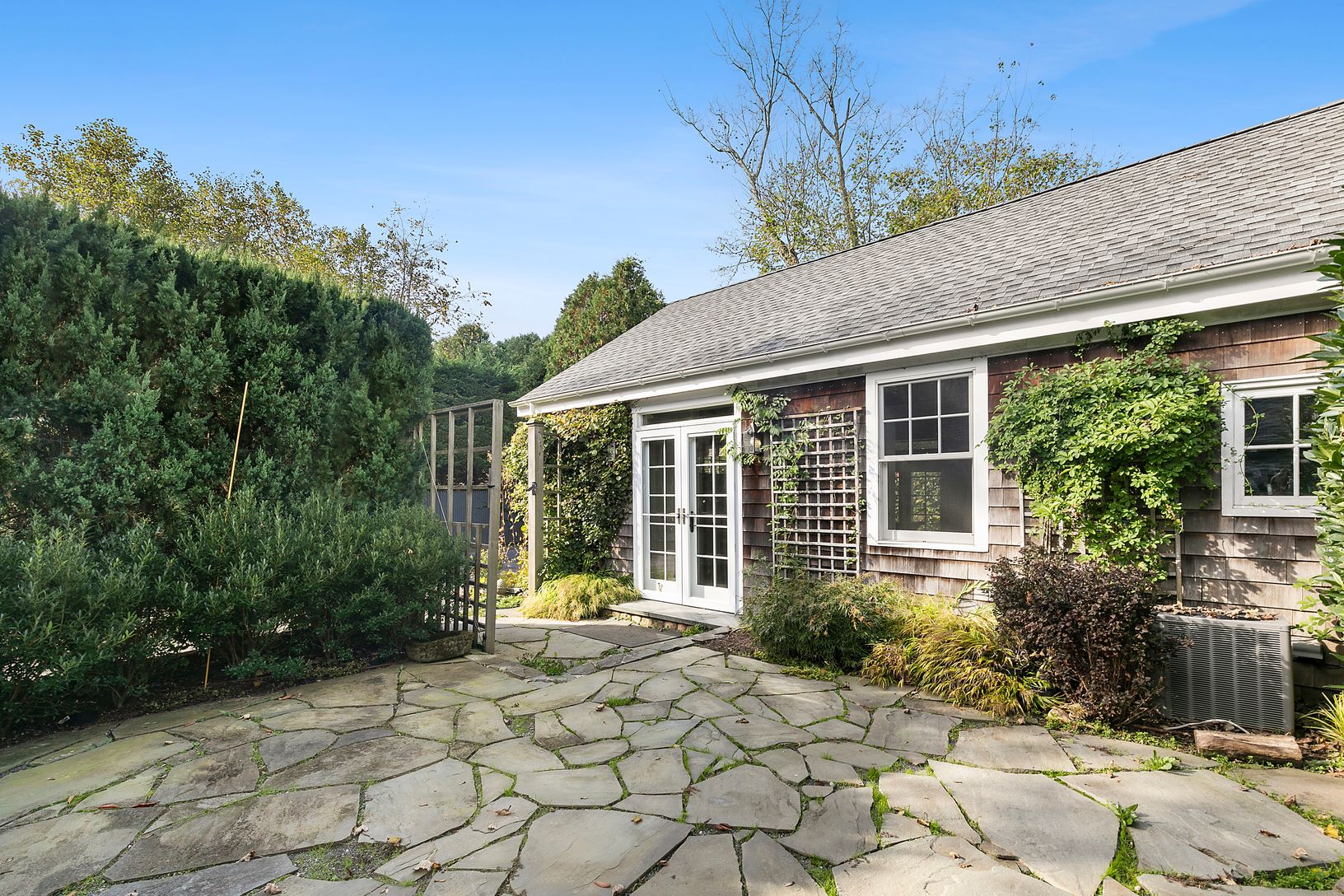  Artist's Studio & Garage Patio