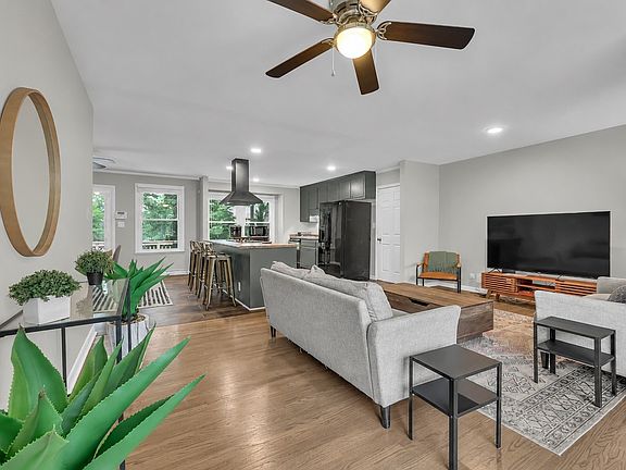 4th image of 573 Chesterfield Dr