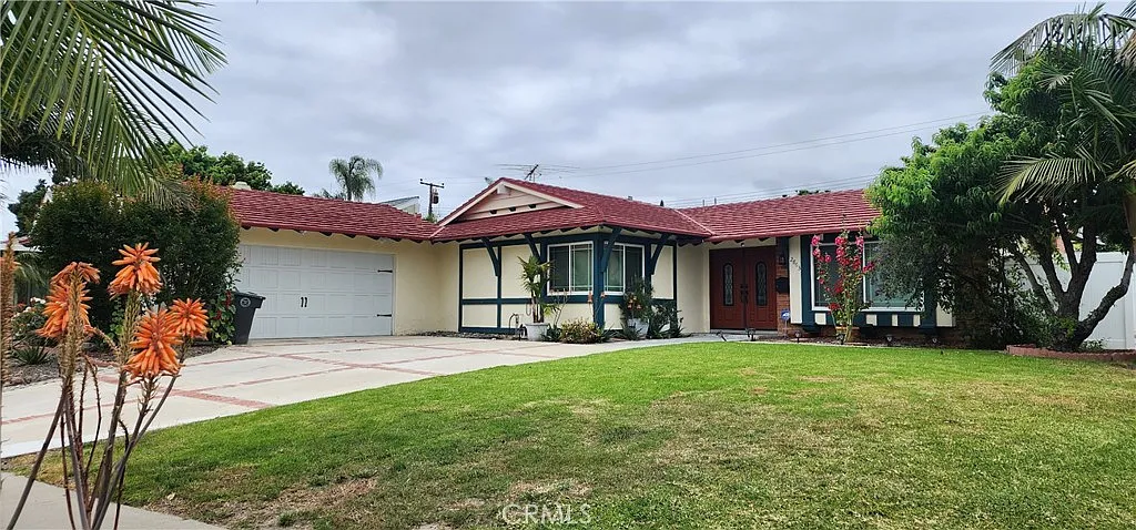 3 bed, 1820 sqft, $5,500 — Photo 2