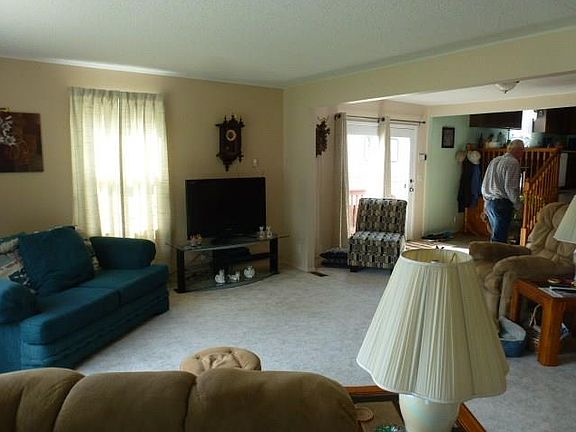 5th image of 22 Marshall Dr