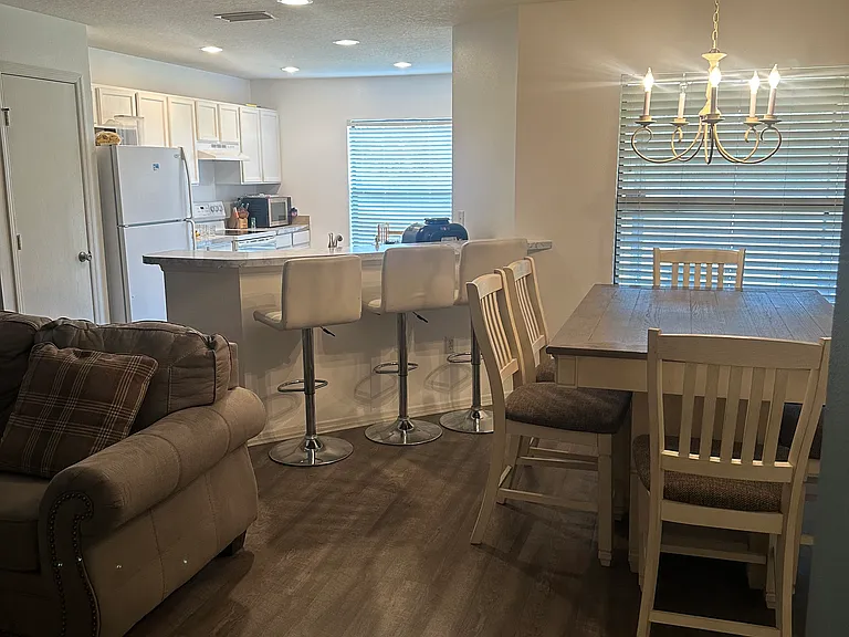 2504 Edgewater Falls Dr — Photo 7