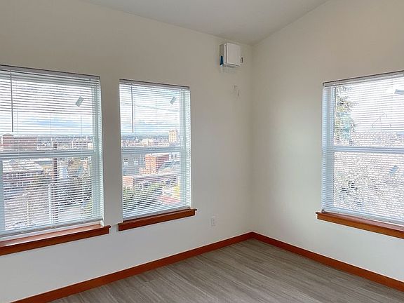 3rd image of 1205 N Garden St #303
