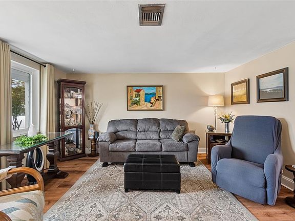 5th image of 4904 Fleetwood St