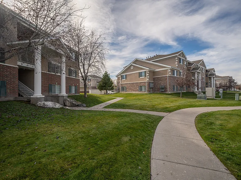 Stone Brook Apartments — Photo 20