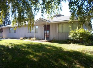 2412 S 85th Ave, Yakima, WA 98903