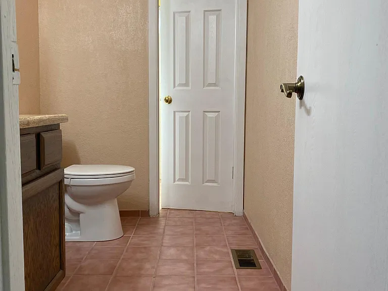 325 Catalina Dr — Photo 14