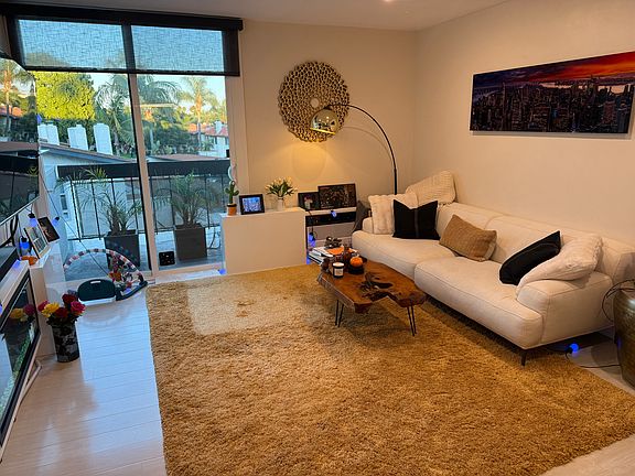 2nd image of 3050 Rue D'orleans #368