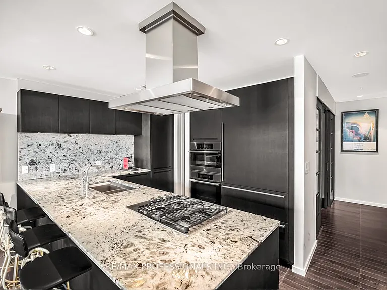 180 University Ave #2403 — Photo 9