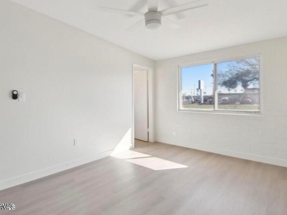2nd image of 10732 W PEORIA Avenue