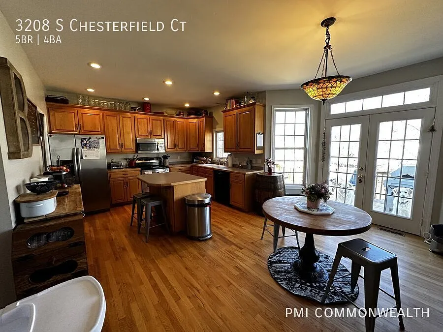 5 Bed / 4 Bath Single Family (Available 7/10/26) — Photo 2