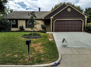 882 E Riverside Dr, Grapevine, TX 76051