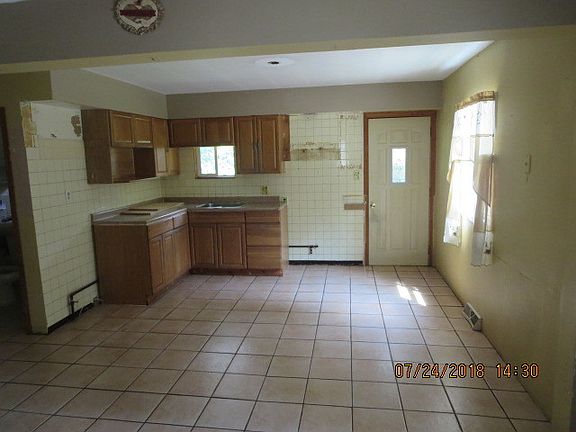 3rd image of 219 Clifton Dr